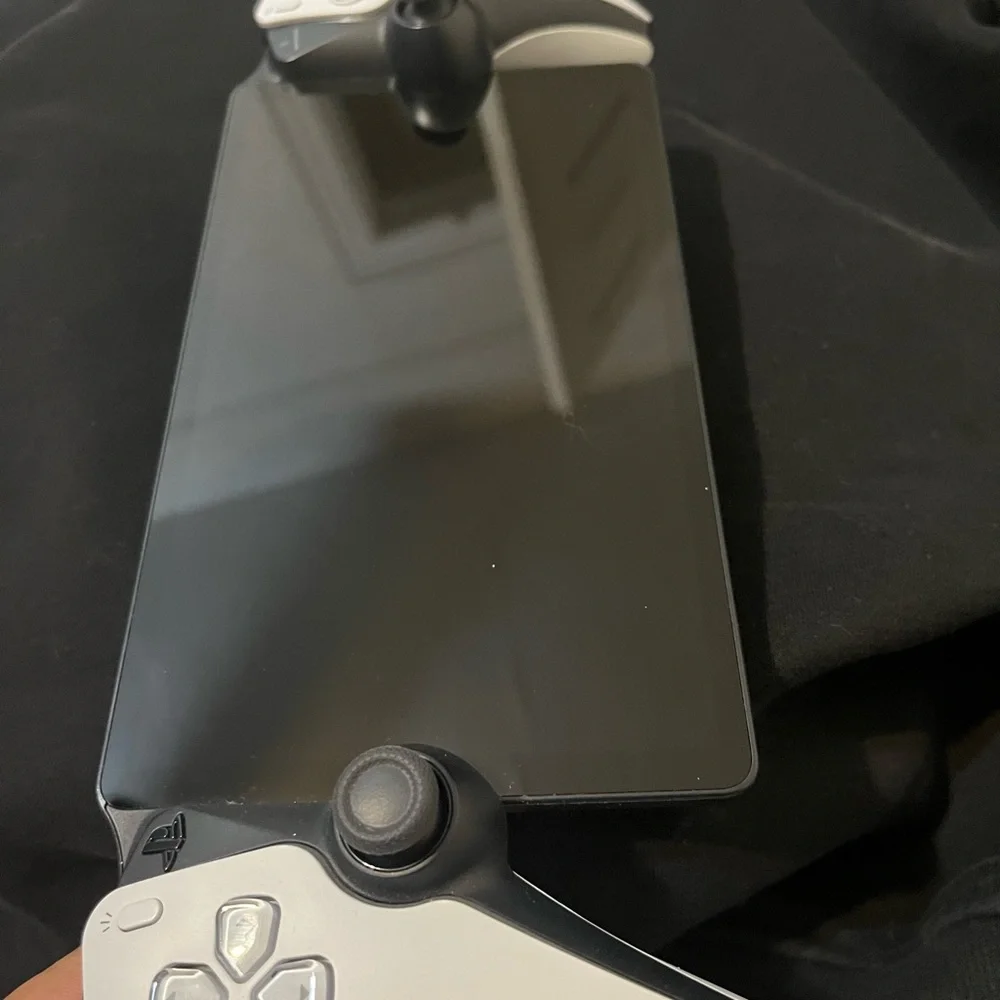 Wireless Gaming Controller for Smartphones - Black and White